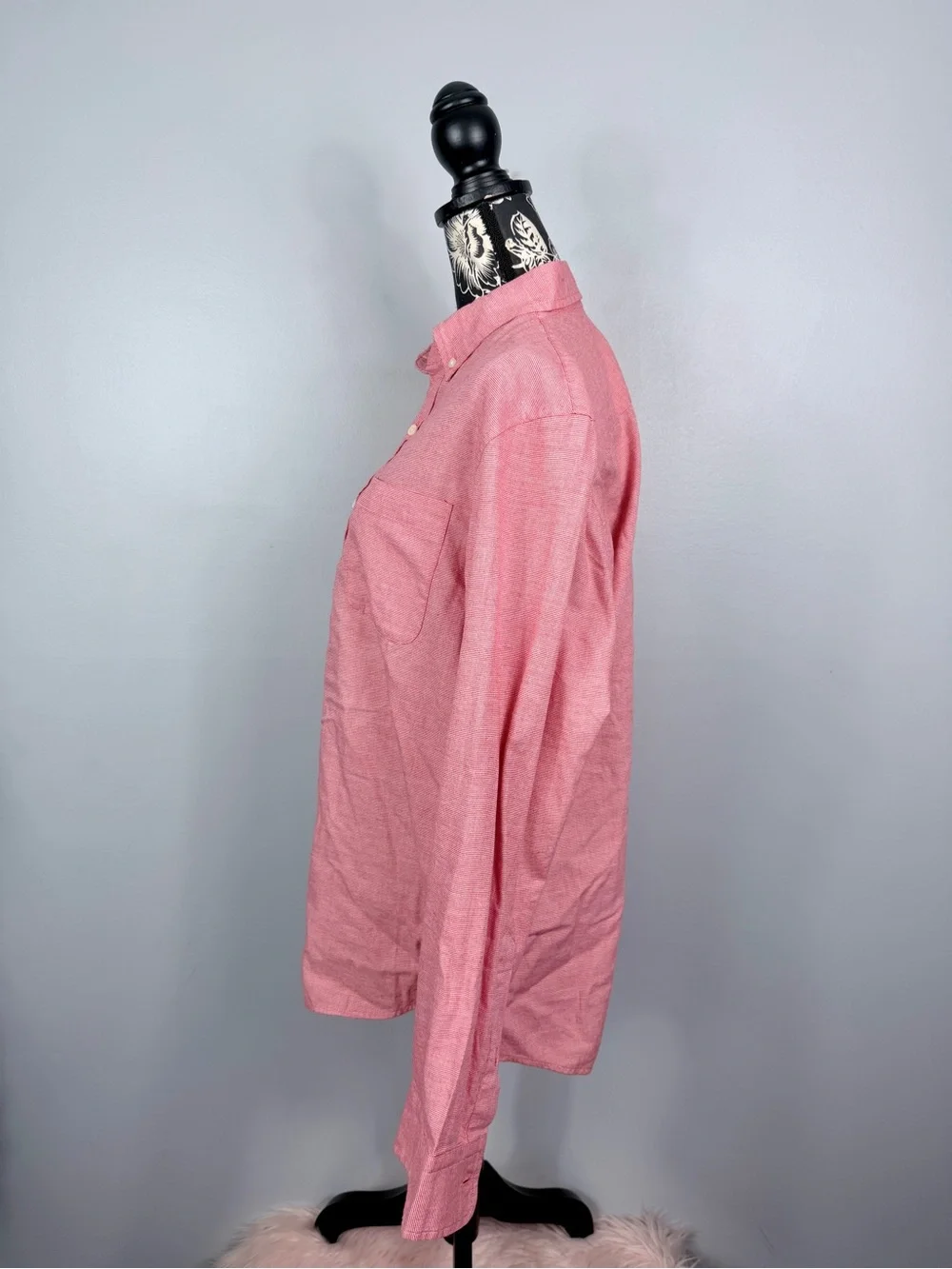 Banana Republic men's muted red untucked fit button down shirt size large